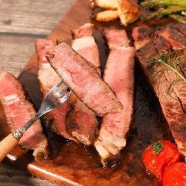 [NATURE SHARE] Tomahawk Steak USA 700g-High-Quality Steak, Home Party, Party Food, Direct Delivery, Choice Grade or Higher, Vacuum Packed